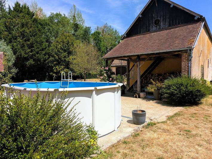 Gîte pour 4 personnes, avec Terrasse et Jardin dans Louesme