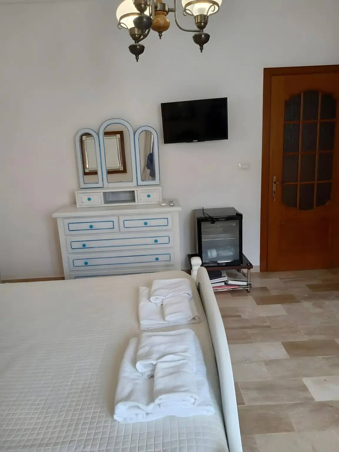 Villa Nuragica - Stanza con bagno privato e vista piscina in Nuraxi Figus, Gonnesa