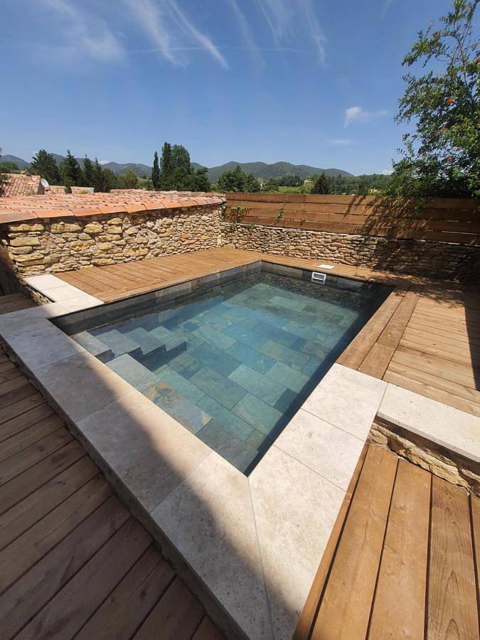 Gîte pour 3 personnes, avec piscine ainsi que jardin et vue à Puyméras - 2