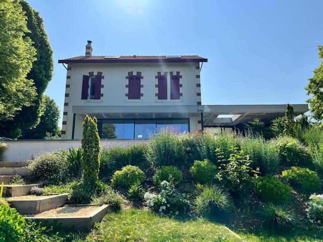 Les Palissières - Chambres d'Hôtes in Mortagne-sur-Gironde, Région de Saintes