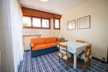 Holiday Rental for 5 People in Peschiera del Garda, Garda Mountains, Photo 4