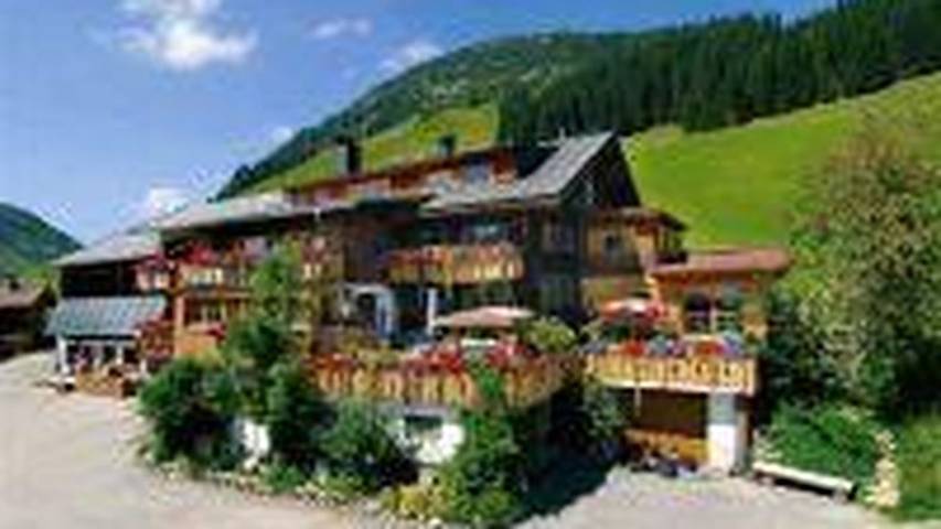 Bauernhof für 2 Personen, mit Sauna und Garten sowie Terrasse, mit Haustier im Lechtal