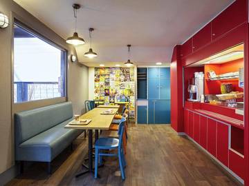 Hôtel pour 3 personnes, avec terrasse à Saint-Saturnin