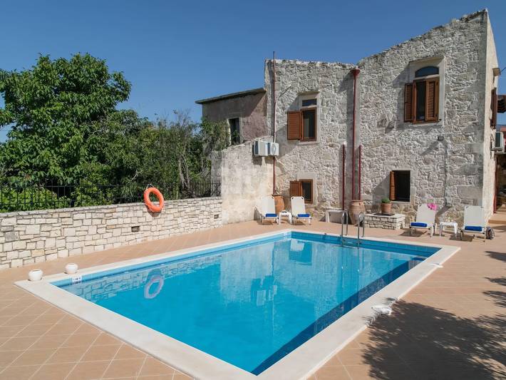 Villa für 10 Personen, mit Balkon und Garten sowie Pool auf Kreta