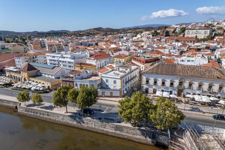 Apartamento de férias para 2 pessoas, com piscina e vista e ainda terraço em Silves