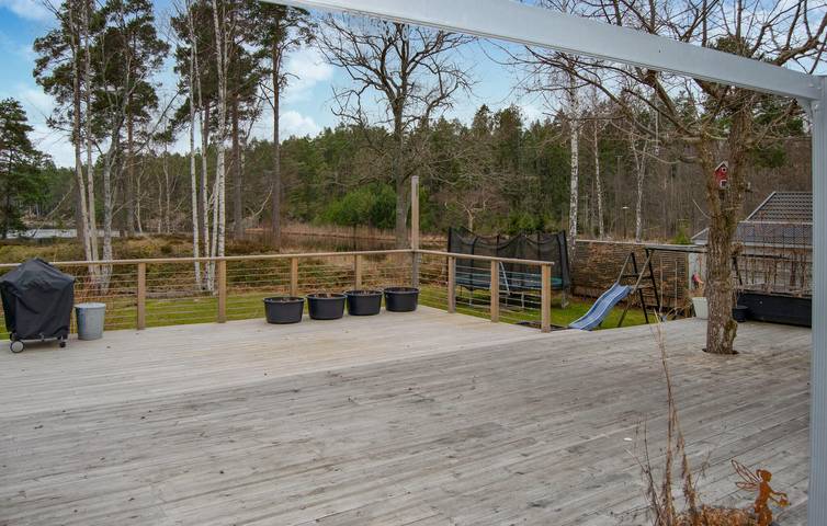 Ferienhaus für 8 Personen, mit Terrasse und Garten sowie Seeblick und Sauna - 1