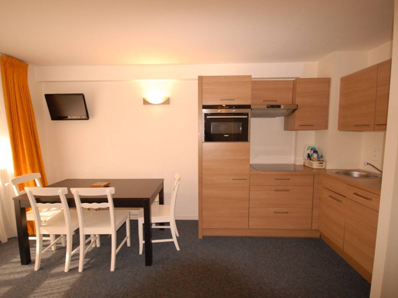 Entire apartment, Studio cabin for 8 in Gourette, pets allowed in Gourette, Eaux-Bonnes