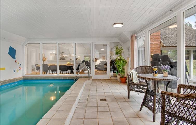 Ferienhaus für 8 Personen, mit Terrasse und Whirlpool sowie Sauna in Blavand - 4