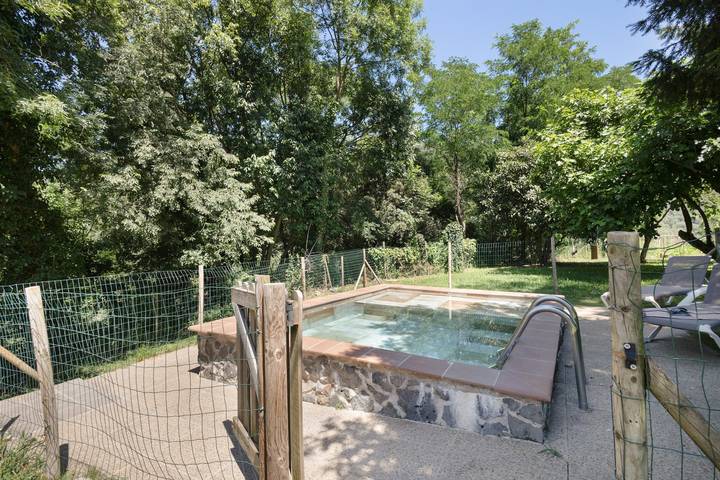Casa rural para 7 personas, con Balcón además de Jardín y Piscina para niños en Parc Natural de Zona Volcànica de la Garrotxa - 4