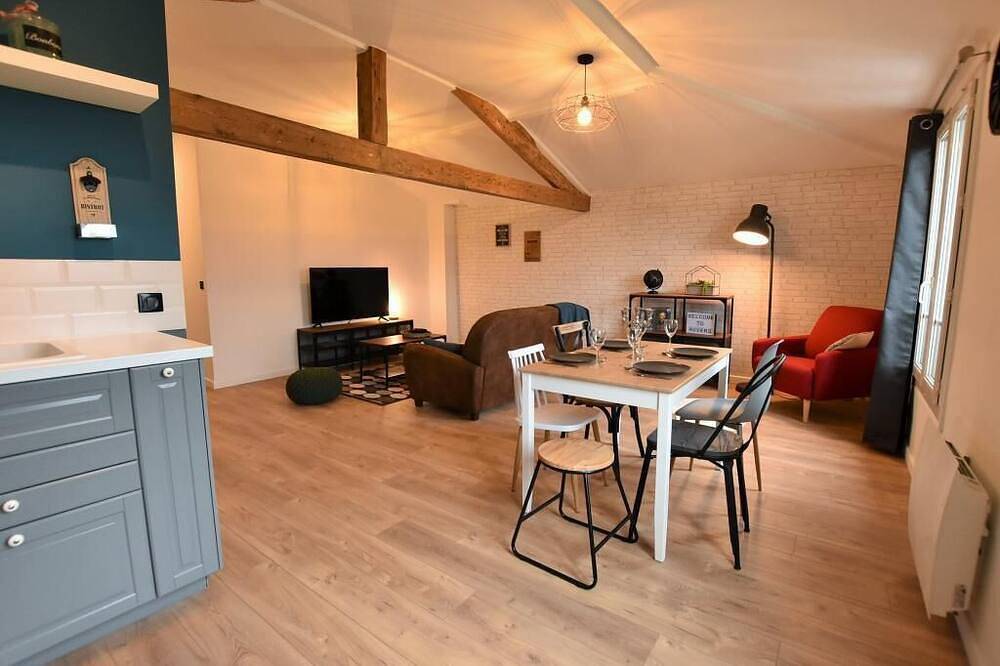 Entire apartment, Le Toit D'Auvers - 2nd floor in Auvers-sur-Oise, Vexin Français Regional Natural Park