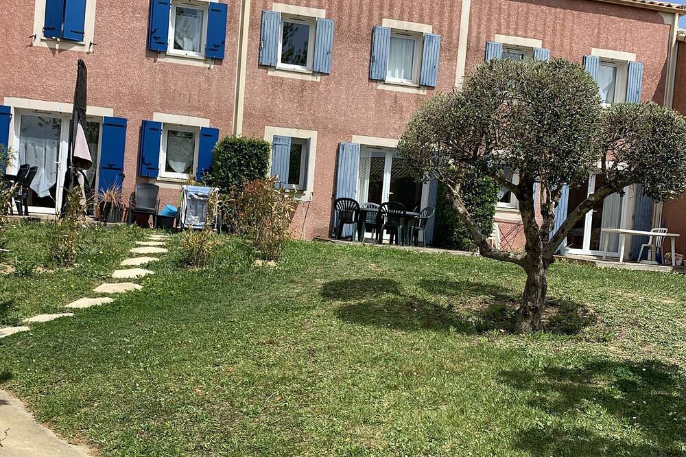 Agréable Villa Avec Jardin Dans Résidence Verdoyante Avec Piscines in Béziers, Côte d'Améthyste