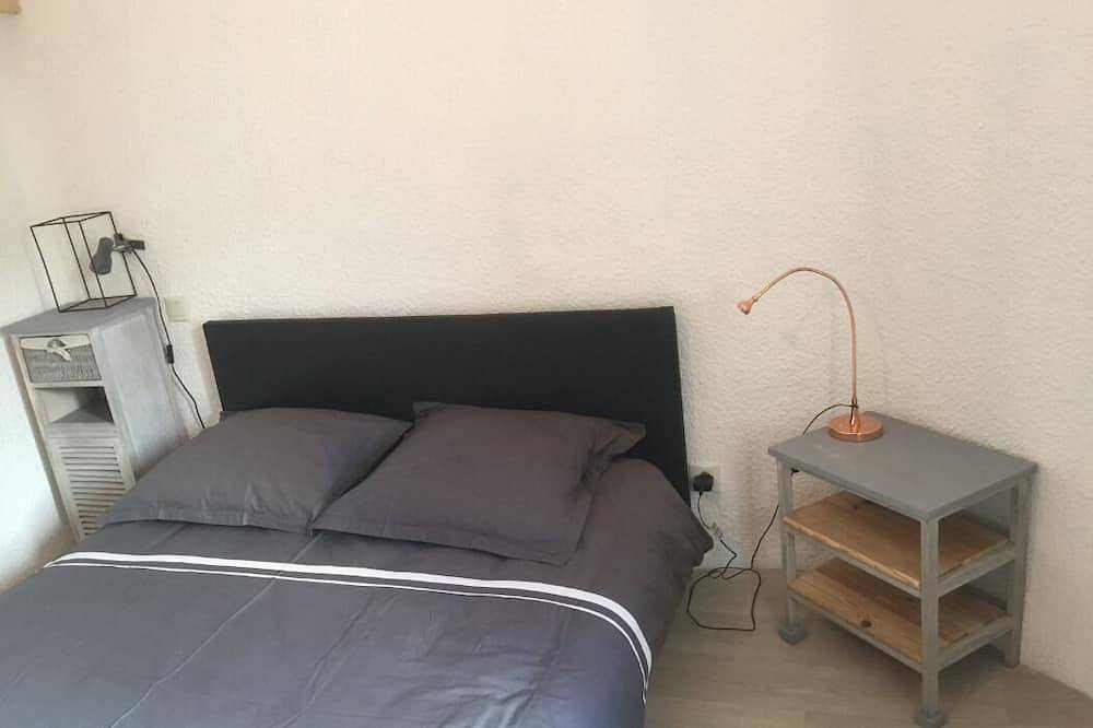 Appartement entier, T2 independant + terrasse; Vedene, pres d Avignon in Vedène, Vaucluse