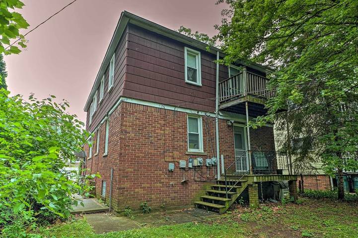 Vacation rental for 4 people, with balcony and yard in Oakland County