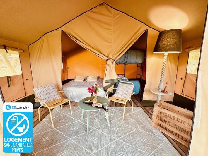 Gîte pour 4 personnes, avec jacuzzi ainsi que sauna et bassin pour enfant à Saint-Sozy