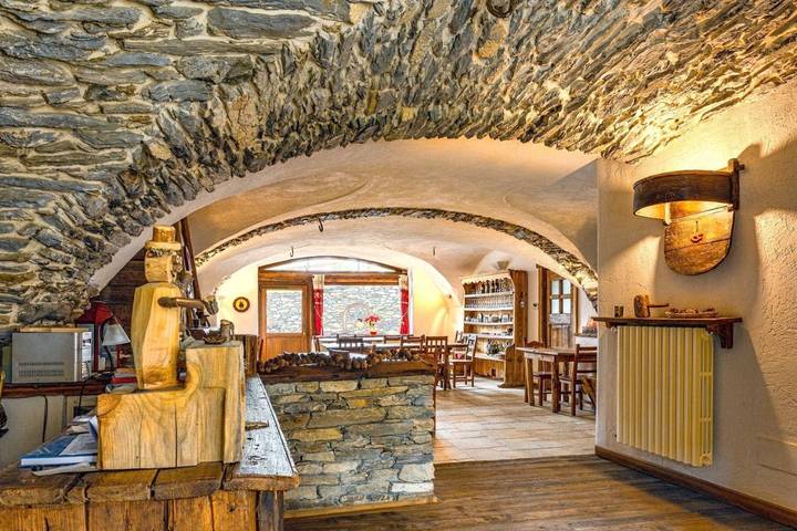 Location de vacances pour 2 personnes, avec jardin et terrasse, animaux acceptés à Cesana Torinese - 4