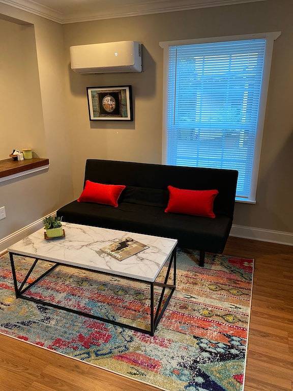 Ganze Wohnung, Newly renovated backhouse in the heart of Memphis' historic Evergreen District. in Memphis, Tennessee