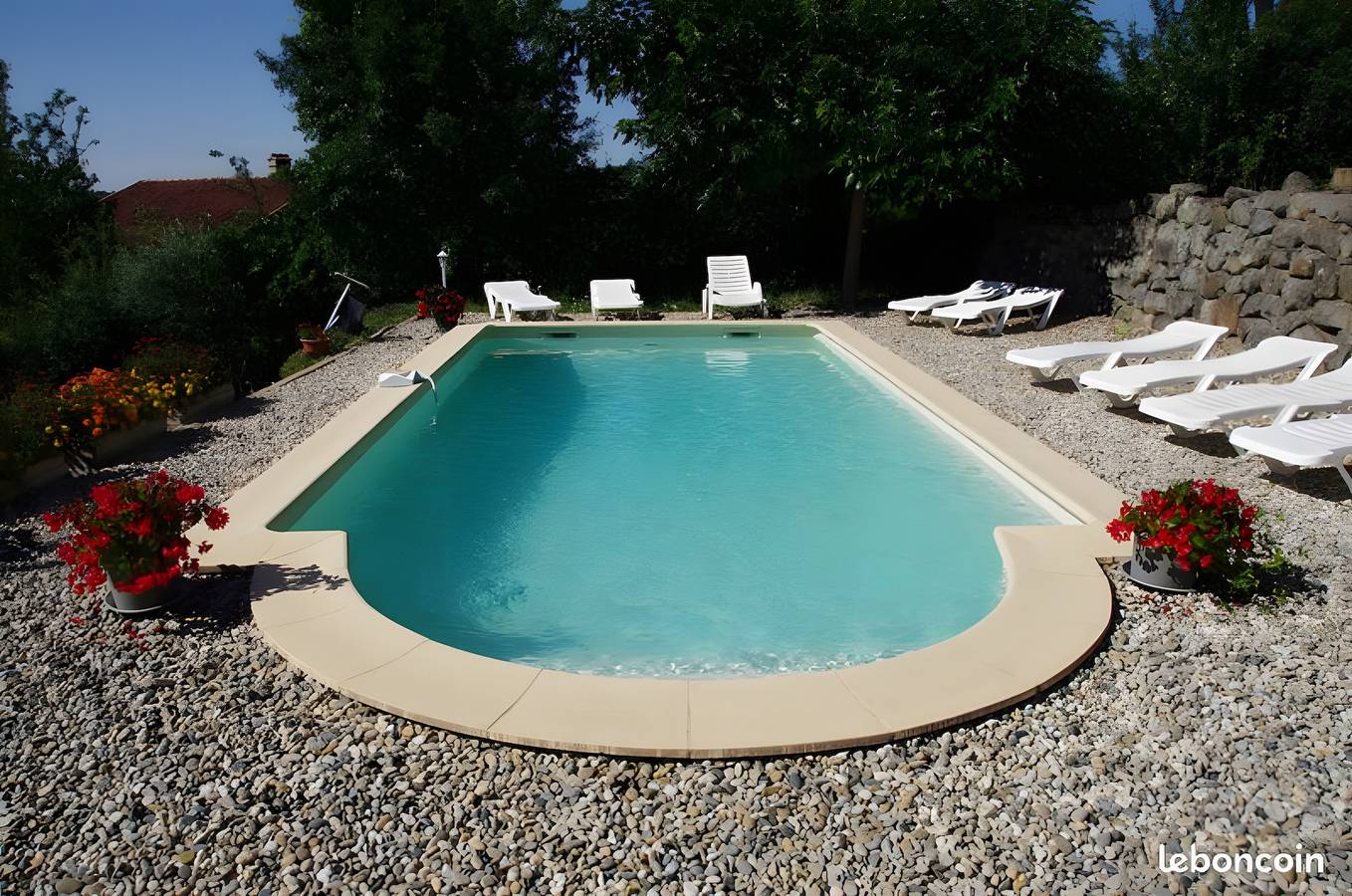 Gîte « Du Mas St Esprit » con piscina privada, Wi-Fi y aire acondicionado in Parc naturel régional des Monts d'Ardèche