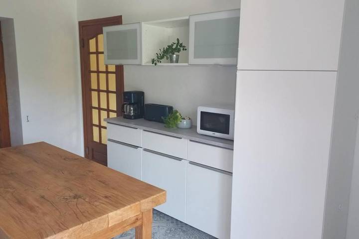 Gîte pour 4 personnes, avec Balcon et Vue à Joux - 3