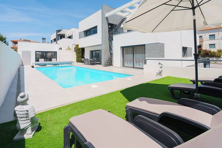 Villa für 10 Personen, mit Garten und Balkon