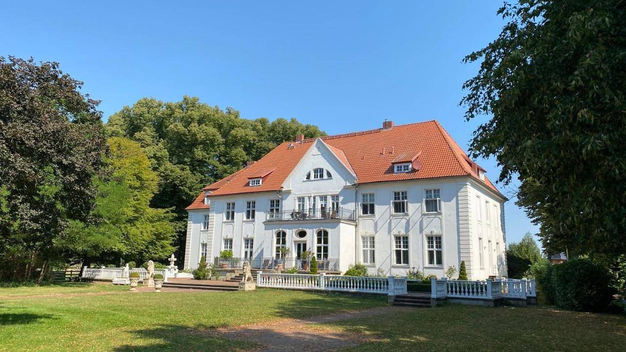Ganze Wohnung, Schloss Badow in Schildetal, Nordwestmecklenburg (Wismar und Umgebung)