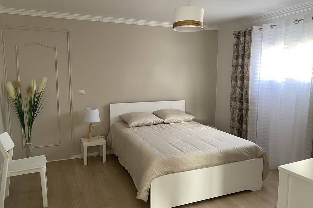 Appartement entier, Logement cocooning rénové à 2,2km de la plage de la banche à Binic in Pordic, Côte de Goëlo