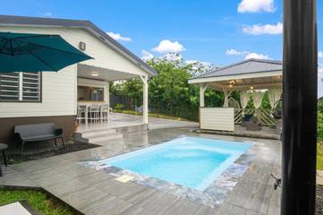 Maison de campagne pour 4 personnes, avec piscine ainsi que jardin et vue, animaux acceptés dans Saint-Joseph (Martinique)