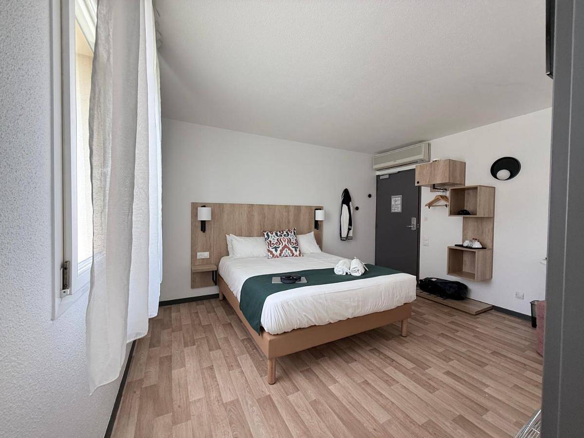 Hotel Atena Bordeaux Sud Est - Vélo Friendly in Créon (Gironde), Région de Bordeaux