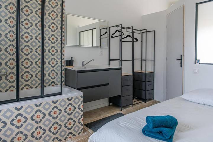 Gîte pour 4 personnes, avec terrasse à La Brillanne - 4