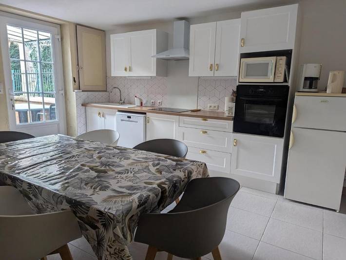 Location de vacances pour 6 personnes, avec jardin et terrasse, animaux acceptés à Valdivienne - 4