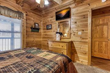 Log Cabin for 18 People in Pigeon Forge, Sevier County, Photo 1