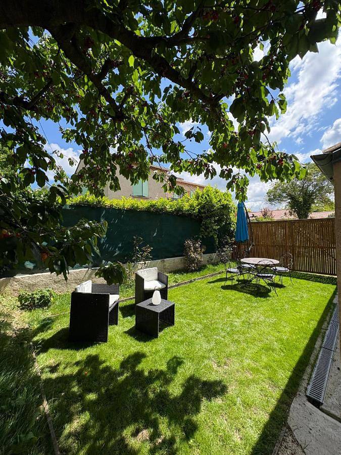 Appartement entier, Logement avec jardin et terrain de pétanque privé in Venelles, Région d'Aix-en-Provence