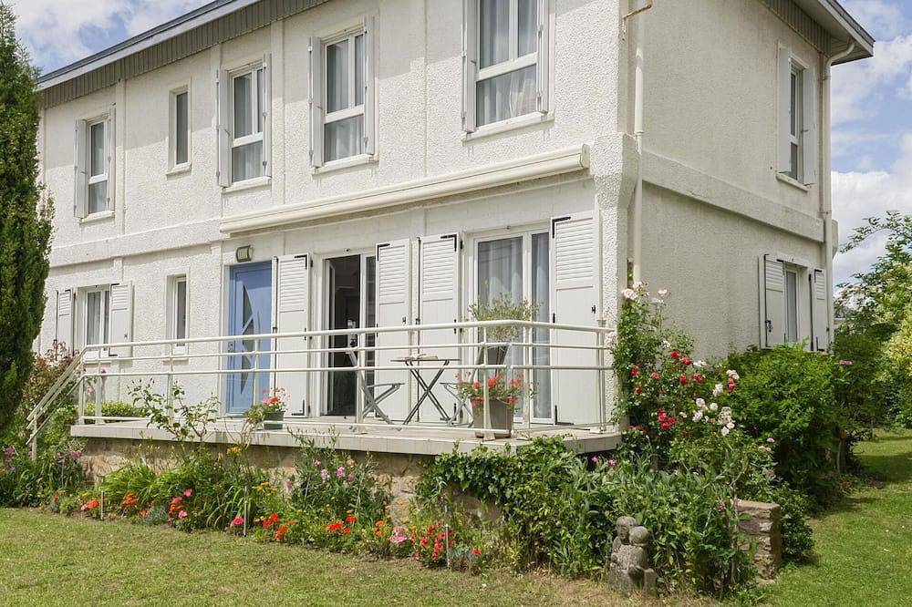 Wonderful private villa for 8 people with Wifi, Tv, terrace and panoramic view in Auray, Côte des Mégalithes