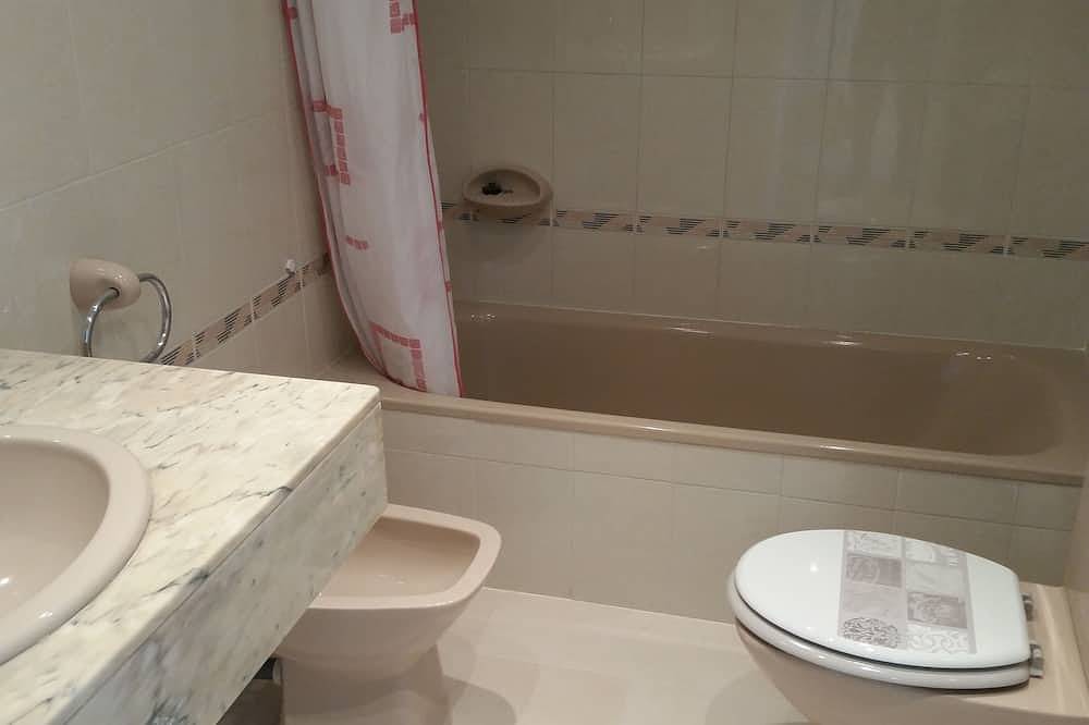 Appartement entier, Appartement Spacieux Et Confortable Près De La Plage in Sant Antoni de Calonge, Calonge