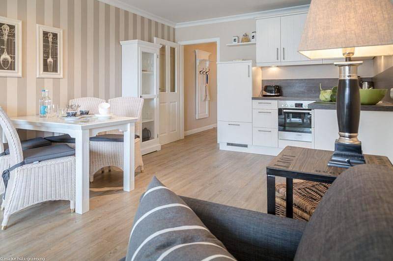 Ganze Wohnung, Top Citylage: Sehr komfortable, lichtdurchflutete 2-Zimmerwohnung mit Stellplatz in Westerland, Sylt (Gemeinde)