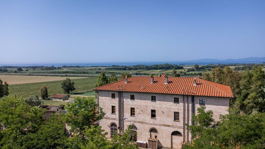 Appartamento intero, Appartamento "Montecristo" con Vista Mare, Wi-Fi, Piscina e Aria Condizionata in Piombino, Costa degli Etruschi