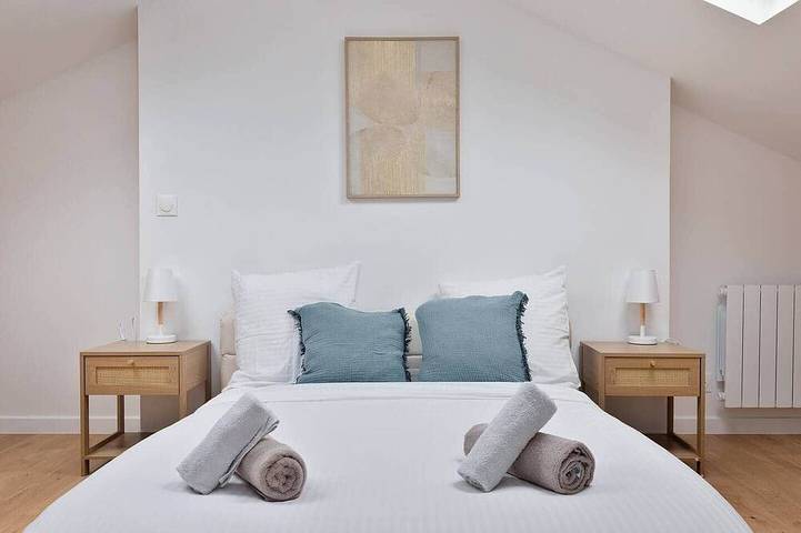 Entire apartment, Paris, Suresnes, Foch, La Défense, Étoile, Élysées in Suresnes, Hauts-de-Seine