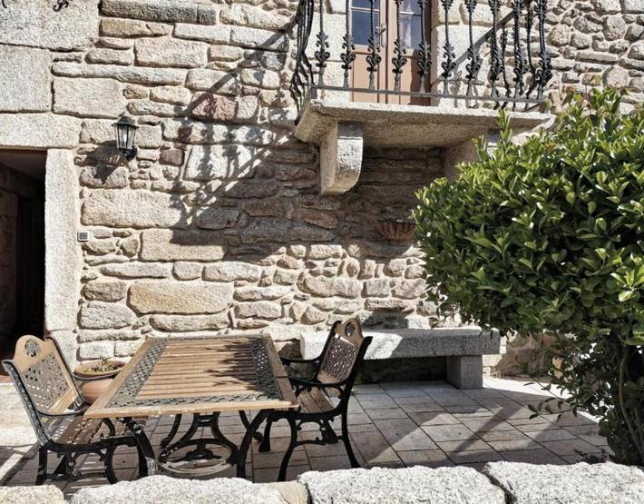 Casa rural para 7 personas, con balcón y jardín, Se admiten mascotas en Galicia - 2