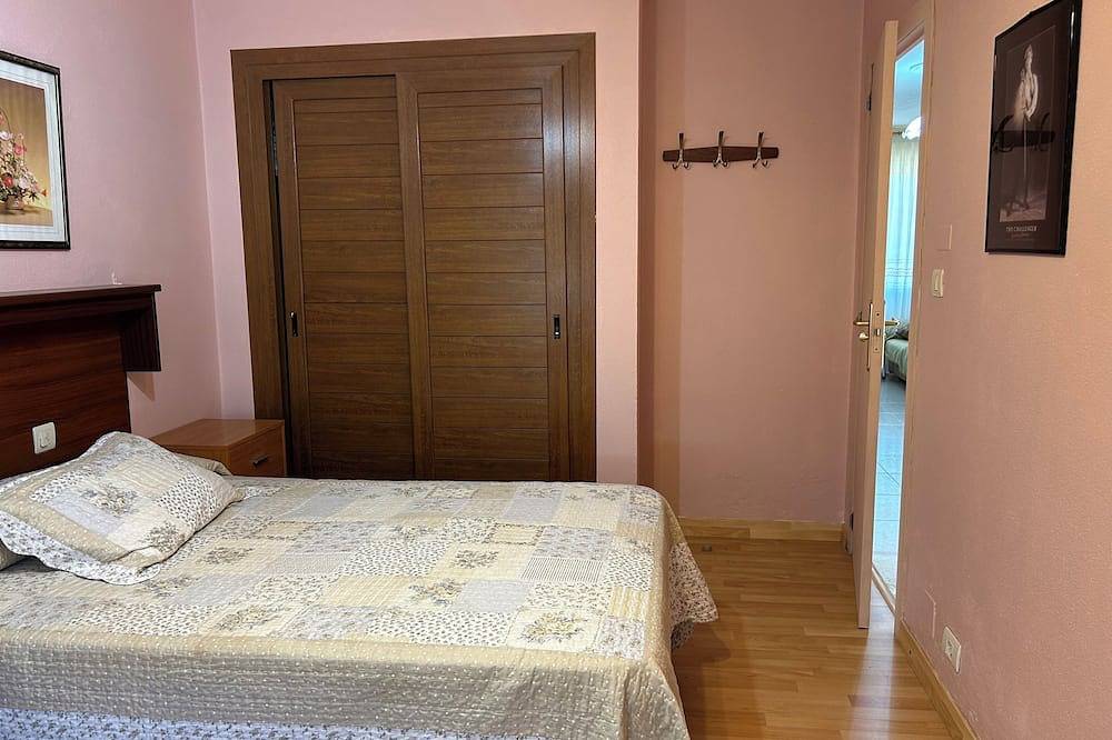 Ganze Wohnung, Apartamento playa las gaviotas. Primera linea de playa! in Praia da Gafa (Porto do Son), Porto do Son