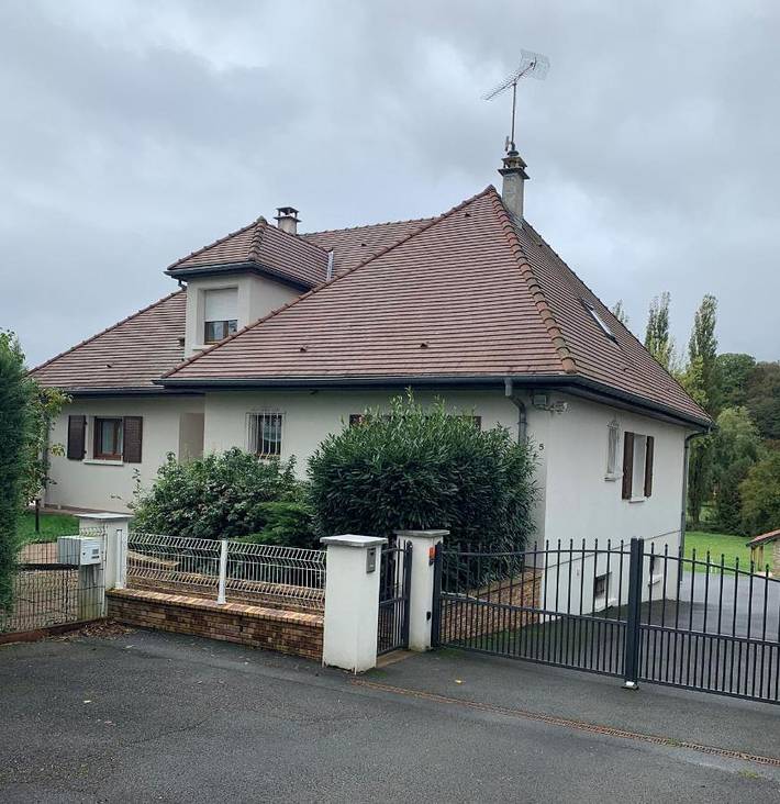 Cottage pour 2 personnes, avec vue ainsi que piscine et jardin à Héricourt (Haute-Saône)