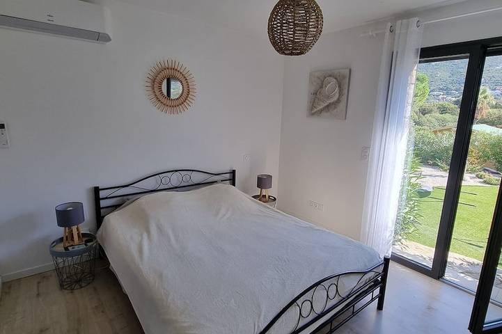 Villa d'architecte,  piscine privée sécurisée,  proche centre et plage in Calvi, Région de Calvi