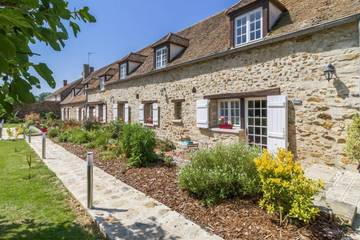 Gîte pour 2 personnes, avec vue et jardin dans Moisenay