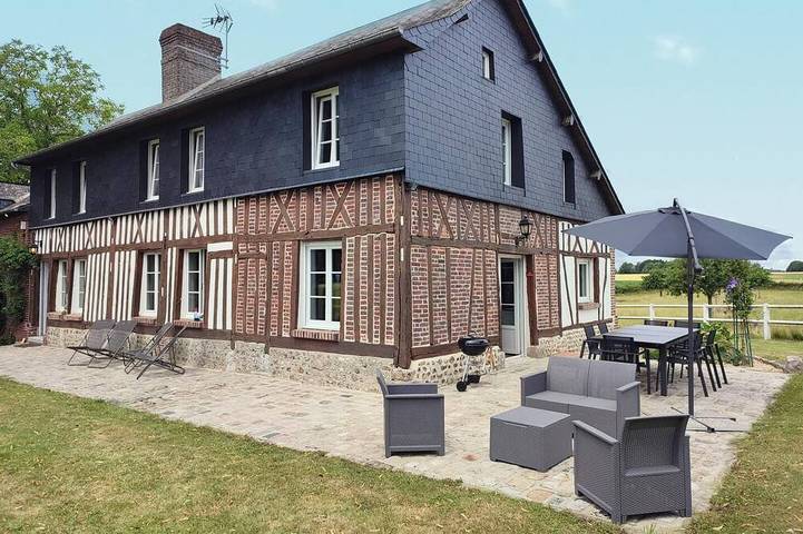 Location de vacances pour 6 personnes, avec terrasse et jardin à Fresne-le-Plan