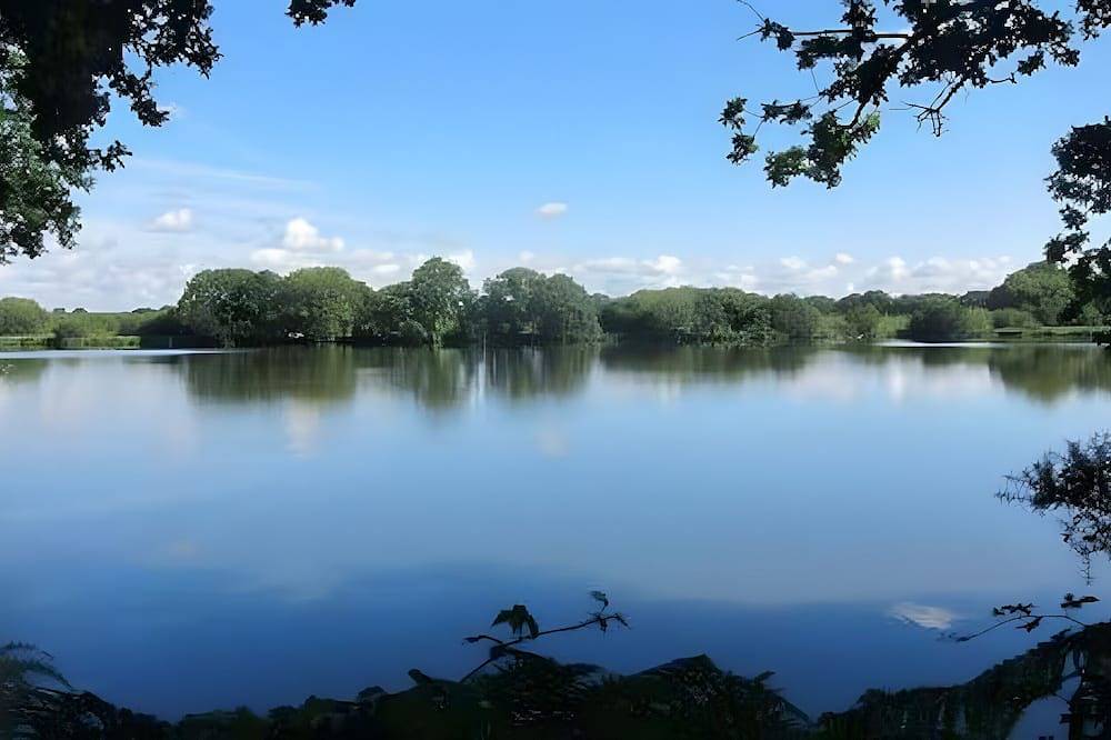 Entire apartment, Apartment 'Au Clos Du Pont, Zen' with Sea View, Private Pool and Wi-Fi in Noyalo, Côte des Mégalithes