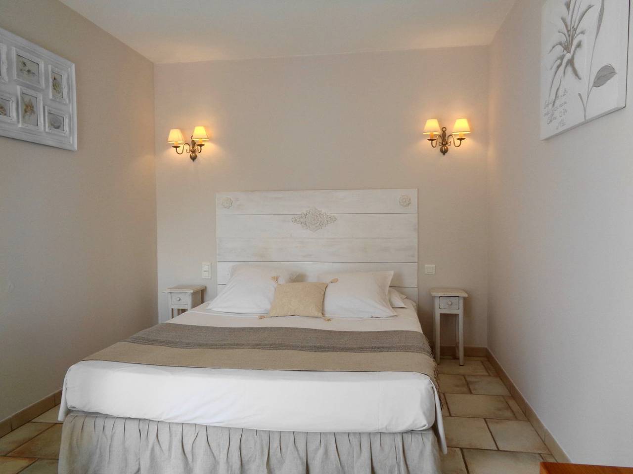 Chambres de charme climatisées Le Clos des Lavandes - Luberon double in Lacoste, Parc naturel régional du Luberon