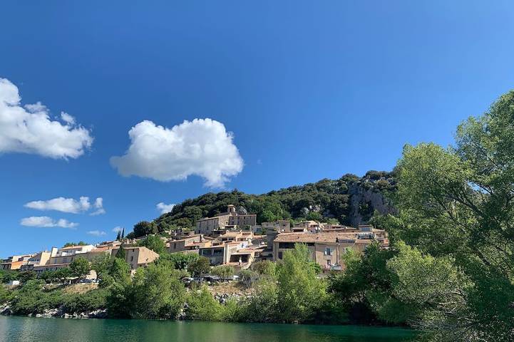 Location de vacances pour 8 personnes dans Office De Tourisme De Bauduen