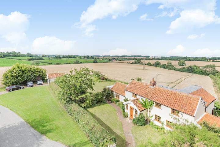 Cottage for 9 people, with pool and garden in Suffolk Coastal