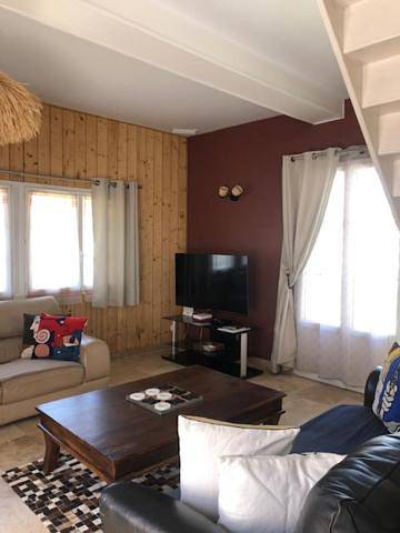 Location de vacances pour 8 personnes, avec terrasse, animaux acceptés à Bois-Jérôme-Saint-Ouen - 3