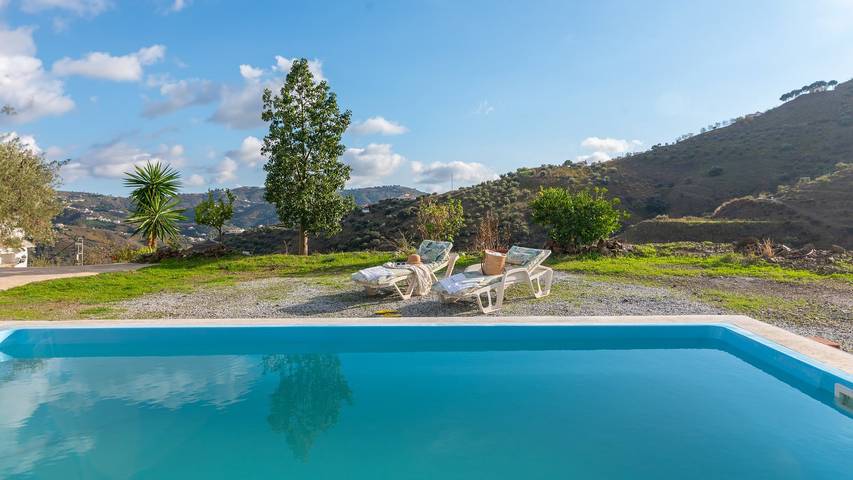 Casa rural para 8 personas, con piscina y balcón/terraza, Se admiten mascotas en Canillas de Albaida - 2