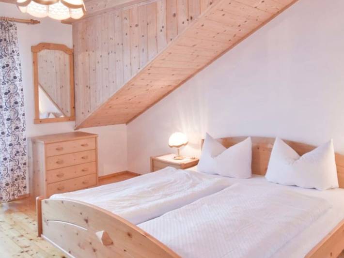 Ferienwohnung für 5 Personen, mit Seeblick und Garten sowie Balkon, kinderfreundlich in Steinbach am Attersee - 2