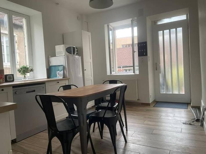 Gîte pour 4 personnes, avec terrasse, adapté aux familles à Chagny - 4